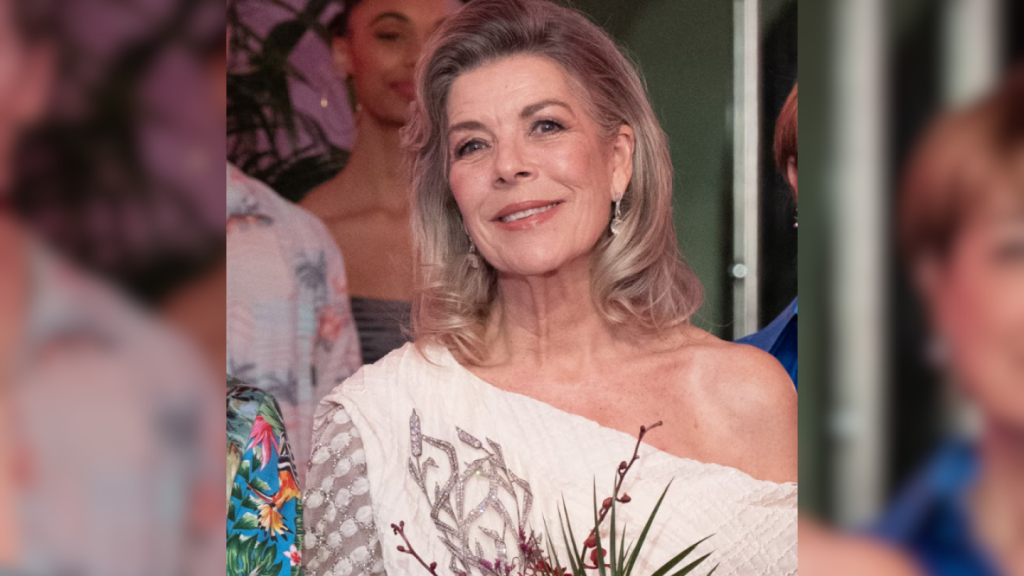 El broche que Karl Lagerfeld regaló a Carolina de Mónaco y con el que lleva 30 años elevando sus vestidos de fiesta