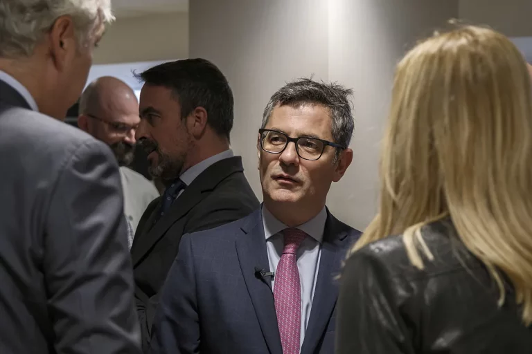 El juez Peinado rechaza que Bolaños pueda declarar por escrito como testigo en el 'caso Begoña'