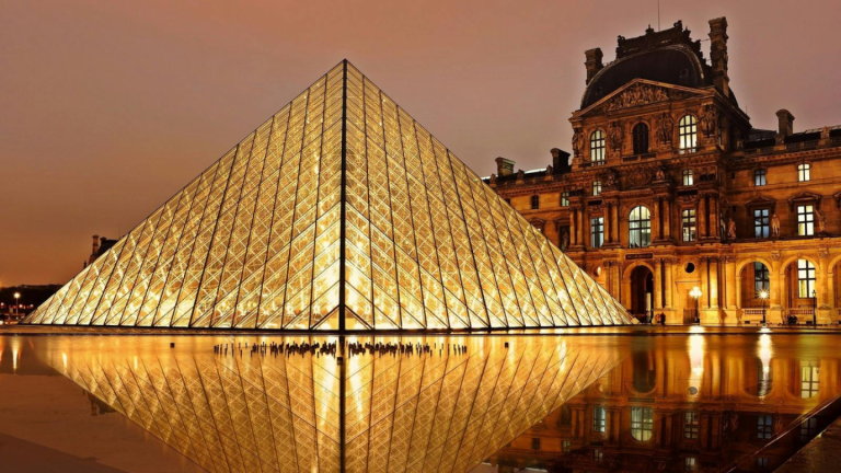 El museo de Louvre inaugura la semana de la moda de París con una gran cena de gala