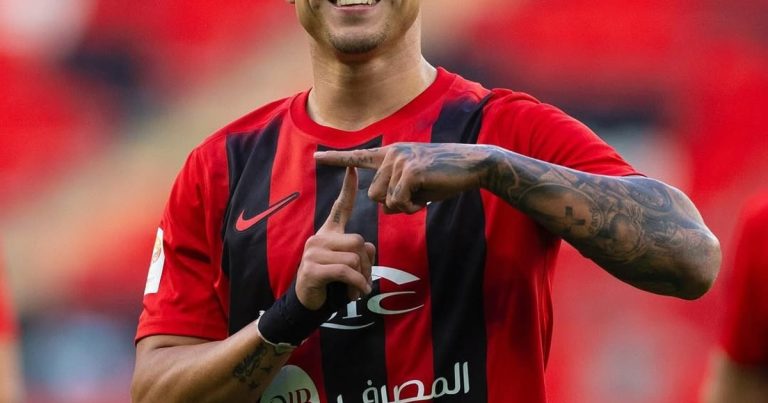 El presente de Adam Bareiro en Qatar, una mala noticia para River :: Olé