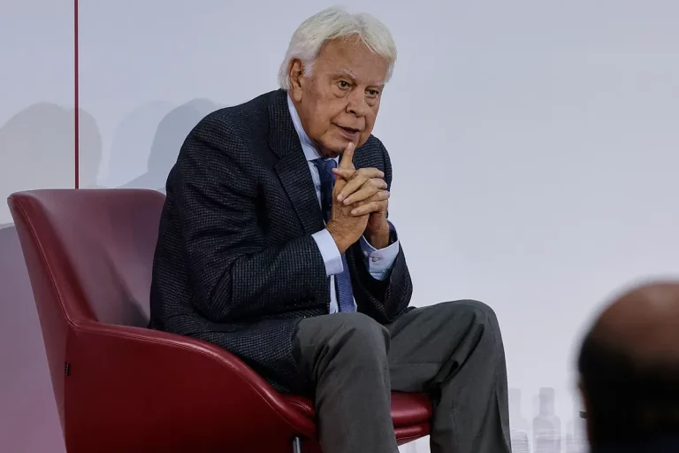 Escuchar a Felipe González