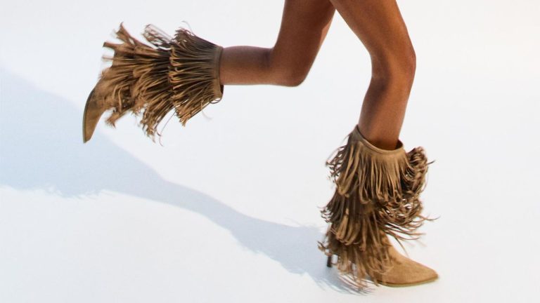 Estas botas de flecos de Bershka serán las favoritas de la primavera