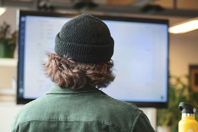 Este ingeniero obtenía muy malos resultados programando con IA. Ha contado cómo consiguió ser tan productivo como le prometían