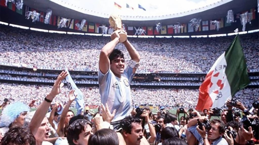 El mechón de Maradona y la playera de Ronaldo del Mundial Francia 98 se quedan sin comprador