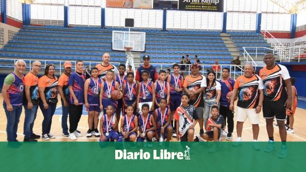 Fundación realiza un amistoso de baloncesto en SFM