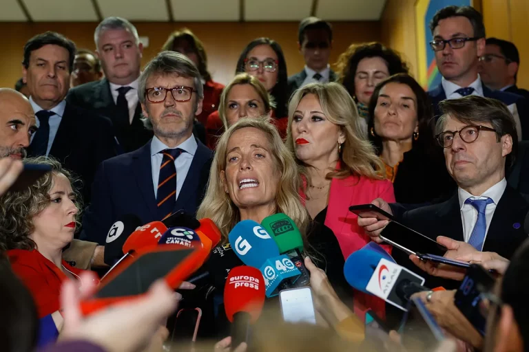 Hacienda impulsa la quita de deuda pese al plante en bloque de las CCAA del PP
