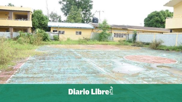 INEFI y Alcaldía de Monte Llano coordinarán intervención de cancha