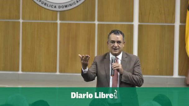 JCE presenta proyecto de la nueva cédula a organizaciones políticas