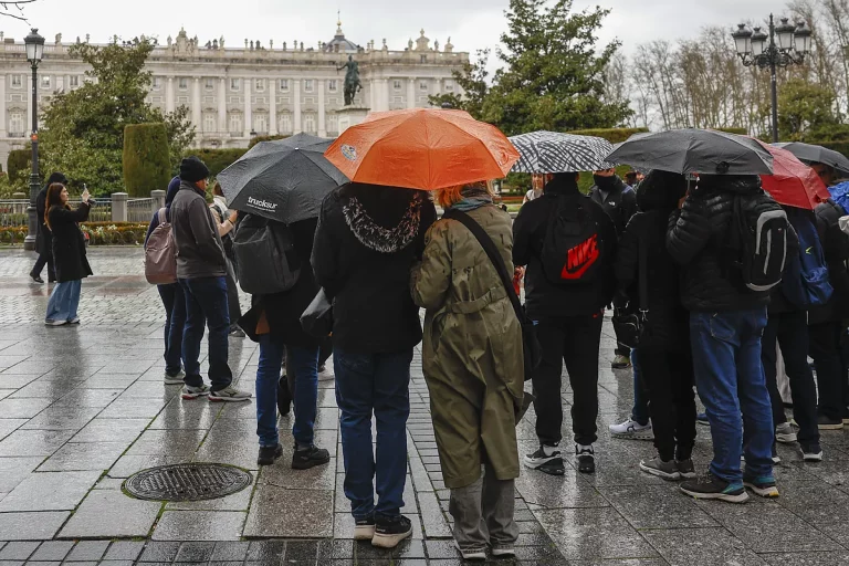 Jana, la nueva borrasca de gran impacto, trae desde hoy lluvia abundante y  rachas muy fuertes de viento