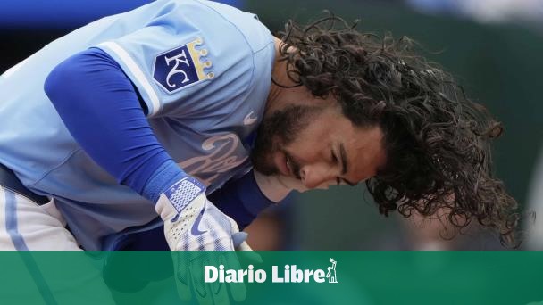 Jonathan India no sufrió daño luego de ser golpeado en la cara