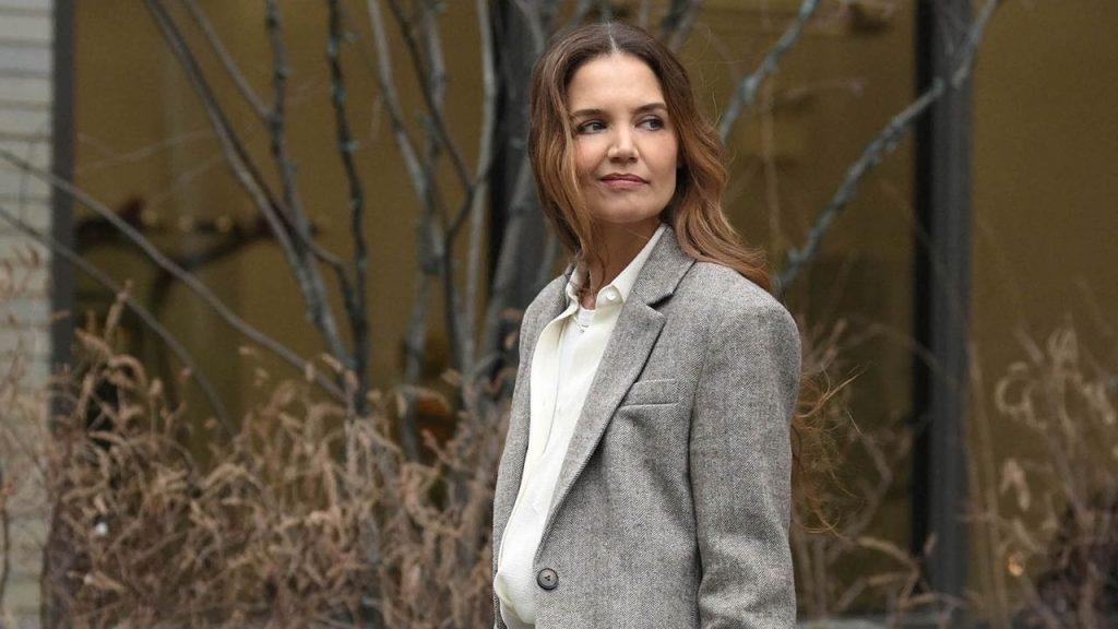 Katie Holmes tiene el bolso que obsesiona a mi madre y a todas sus amigas