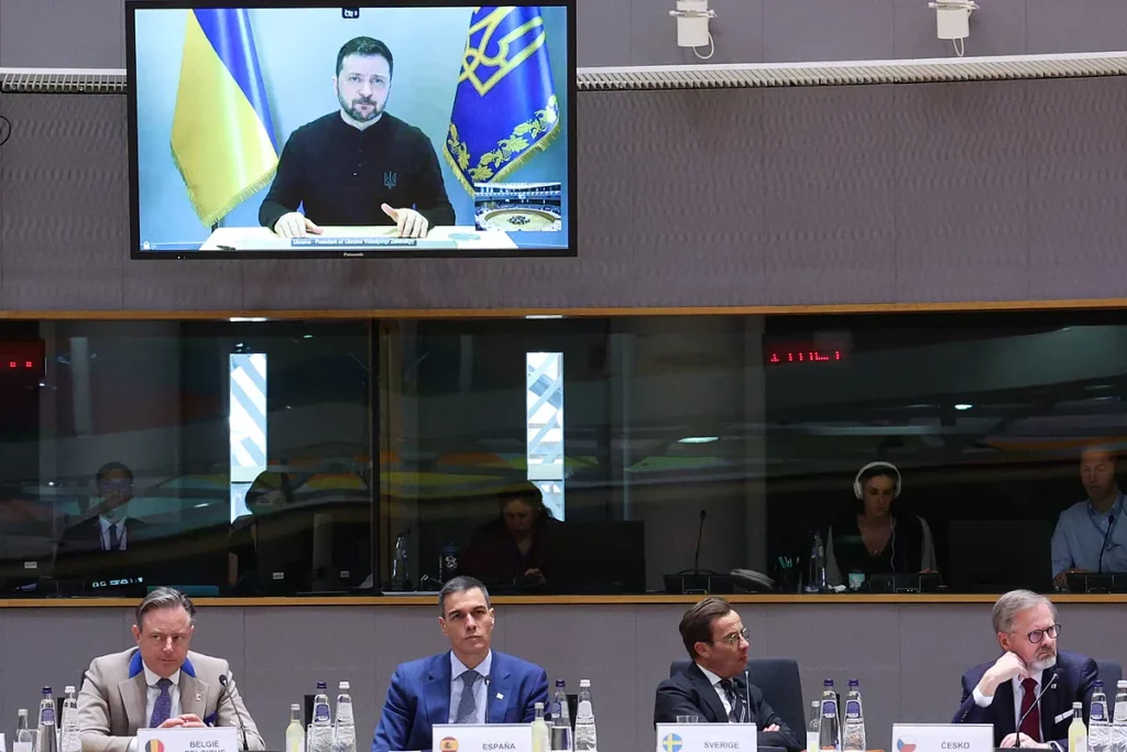 La UE cierra filas en torno a Ucrania mientras emprende su propio rearme