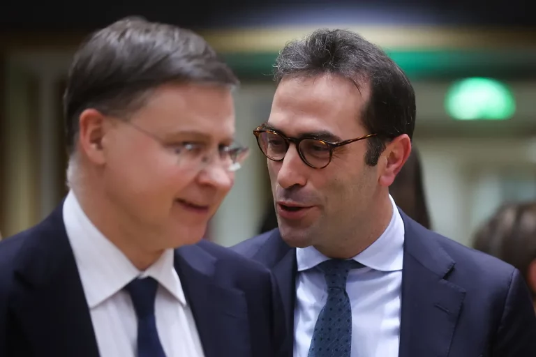 La UE espolea la inversión en Defensa pero insta a contener el resto del gasto