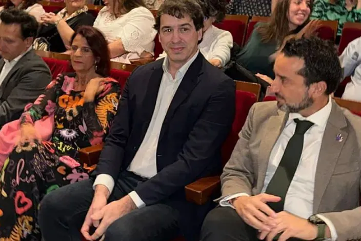 La juez cita de nuevo al hermano de Sánchez e imputa al ex asesor de Moncloa tras recibir nuevos indicios de que sus puestos en la Diputación estaban amañados