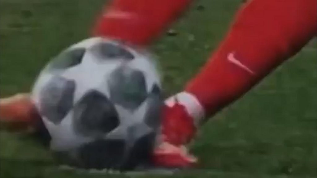 La toma exclusiva que muestra que Julián Álvarez sí podría haber tocado dos veces el balón en el penalti