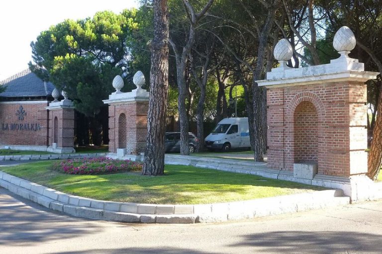 Los pisos de lujo están tan caros en Madrid que los millonarios ya miran a zonas más "asequibles" como... La Moraleja o La Finca