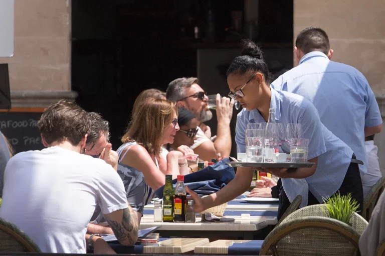Los trabajadores no nacidos en España suman más del 70% de los nuevos empleos