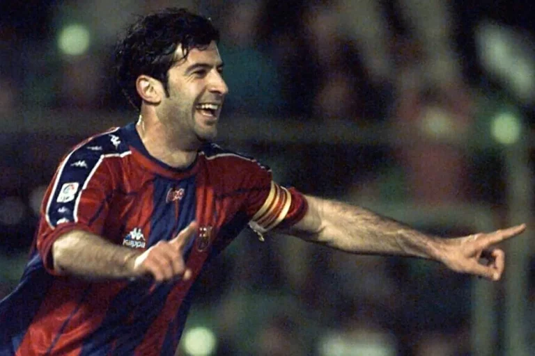 Luís Figo confiesa a Casillas que no se siente reconocido por el Barça y llama mentiroso a Pedrerol