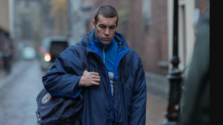 Mario Casas afronta el papel más arriesgado de su carrera en 'Molt lluny' de Gerard Oms
