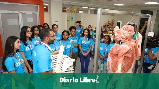 Más de 200 chicas se sumergen en la ciencia en programa de Pucmm