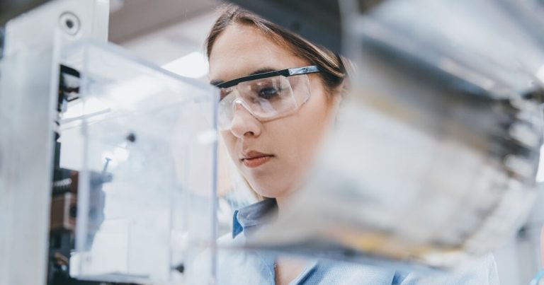 Más de la mitad de la población en México son mujeres y así aportan a la economía