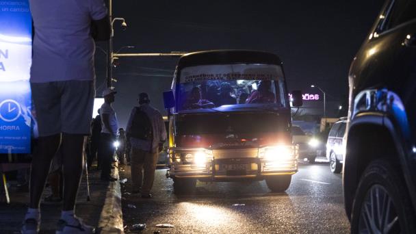 Paradas de autobuses: inseguridad y miedo por la noche