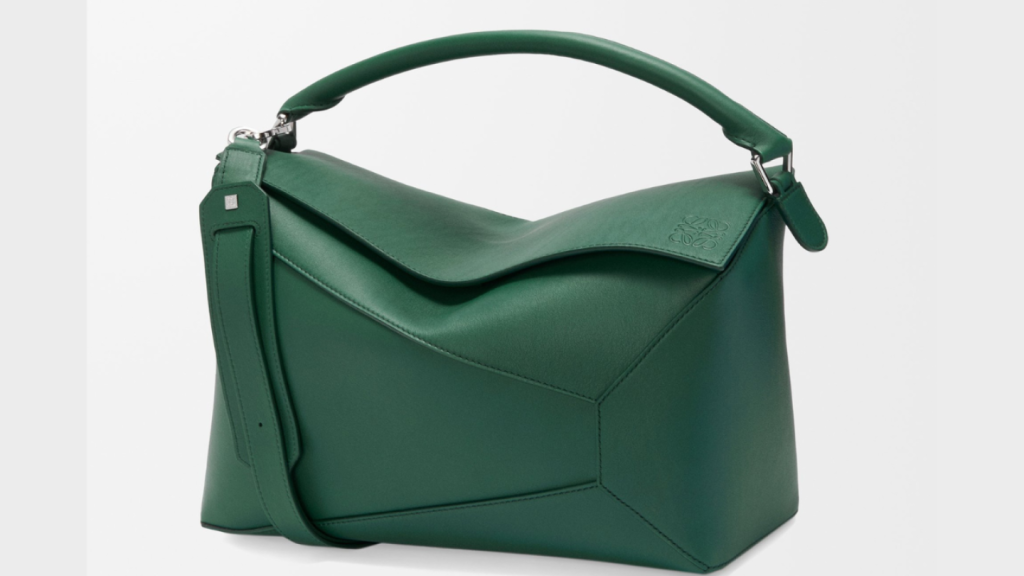 Pensado como un bolso para hombres, así fue como Jonathan Anderson creó el Puzzle de Loewe