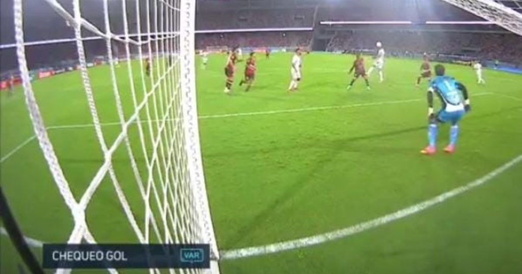 Polémica en Santiago: el gol mal anulado a Riestra en el último minuto :: Olé