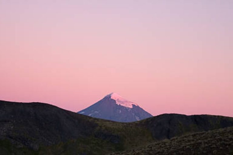 Alerta en Sudamérica: registran 60 sismos en solo 5 horas en el volcán Lanín