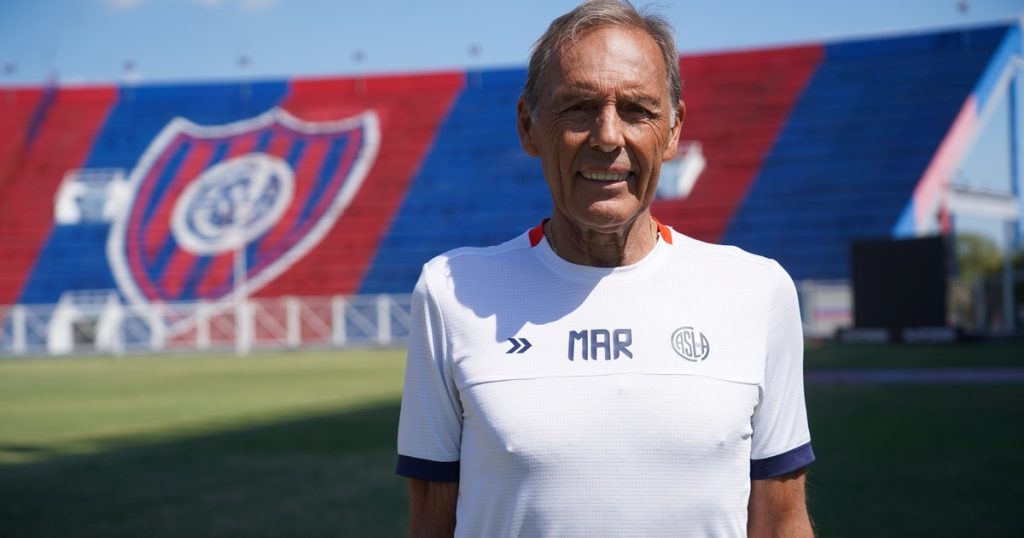 Russo con Olé: el presente de San Lorenzo y cómo "ver dar vueltas la pelota" lo ayuda con su enfermedad :: Olé