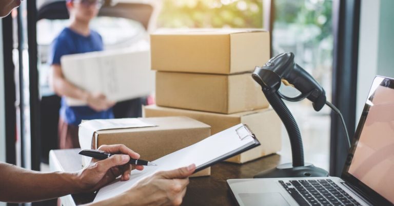 SAT endurece controles y dispara recaudación por importaciones en 2025