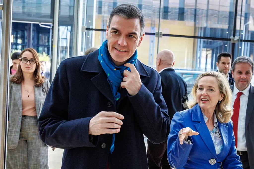 Sánchez promete mayor gasto militar y el Parlamento le presiona para detallar cuándo