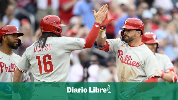 Schwarber, Stott y Marsh dan HR's para Filis; ganan a Nacionales