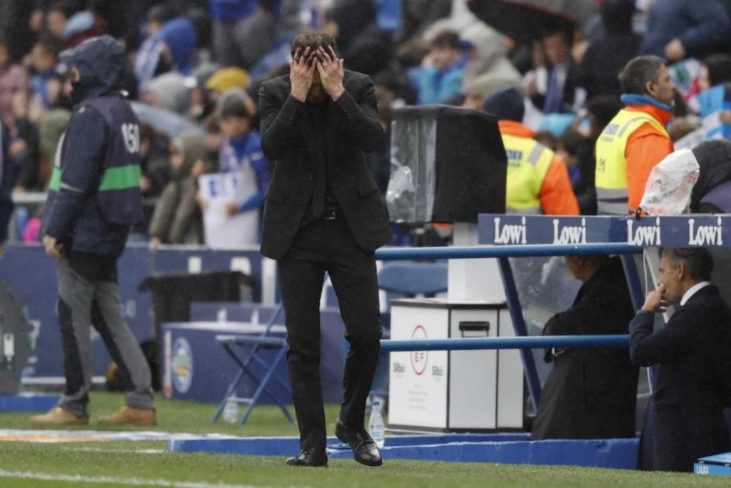 Simeone: "No podemos pensar en el árbitro, nosotros tenemos que jugar mejor"
