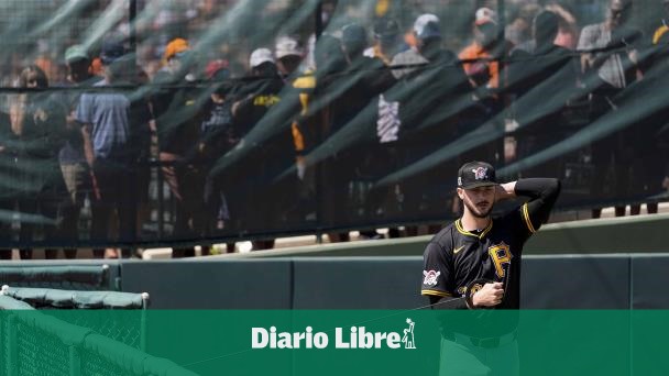Skenes muestran arsenal ampliado en su 1ra aparición en con Piratas