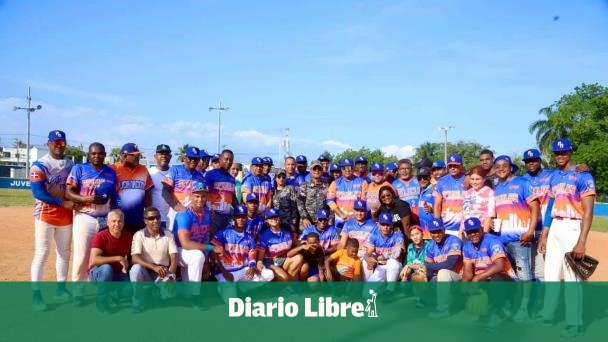 Softbol: La Policía Nacional gana el Softbol Oficiales