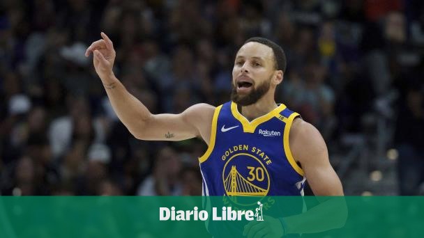 Stephen Curry firma contrato para tres libros