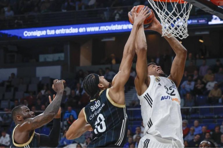 Tavares catapulta al Real Madrid en su primera 'final' camino a los Playoffs
