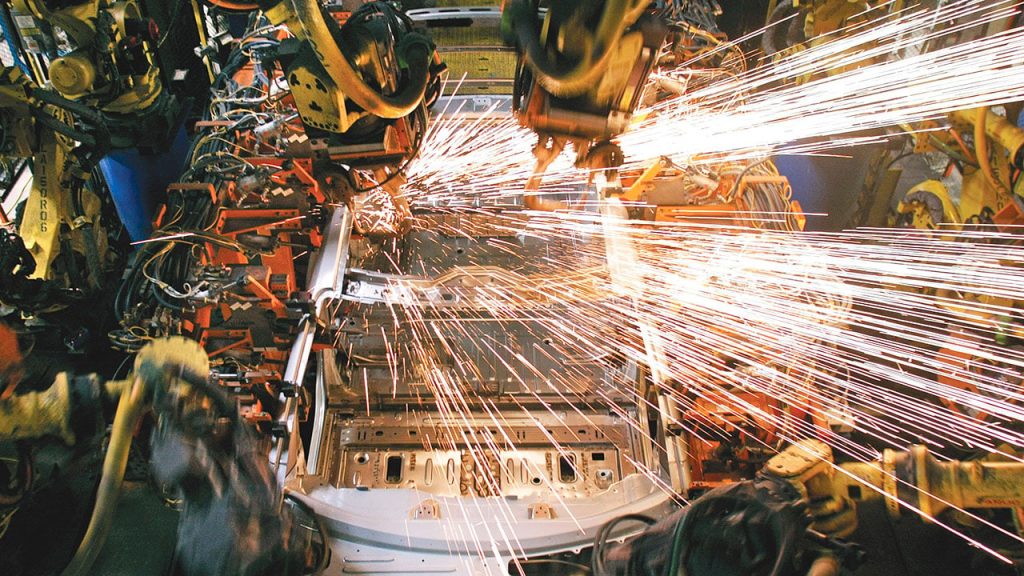Trump excluiría de aranceles a fabricantes de automóviles