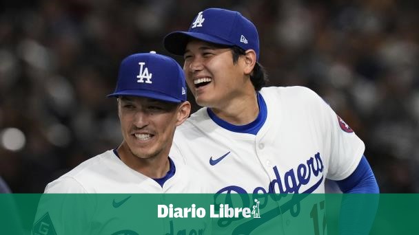 Un año después del escándalo, Shohei Ohtani llega a Tokio.