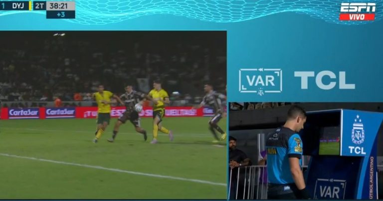Video: la mano de Defensa por la que Platense reclamó penal y el árbitro no cobró :: Olé