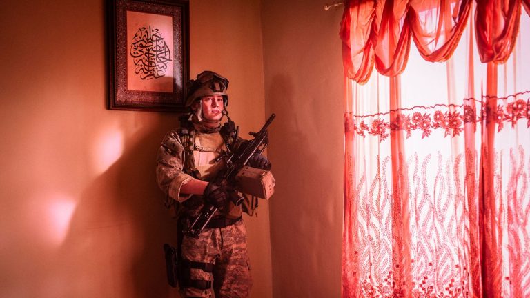 Warfare: el tráiler, las imágenes y todo sobre la película de guerra más brutal del año