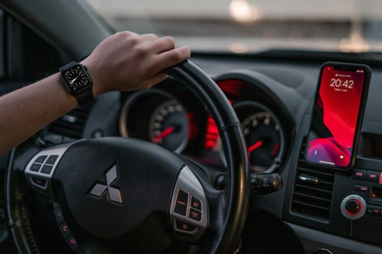 fabricar coches para Mitsubishi, según FT