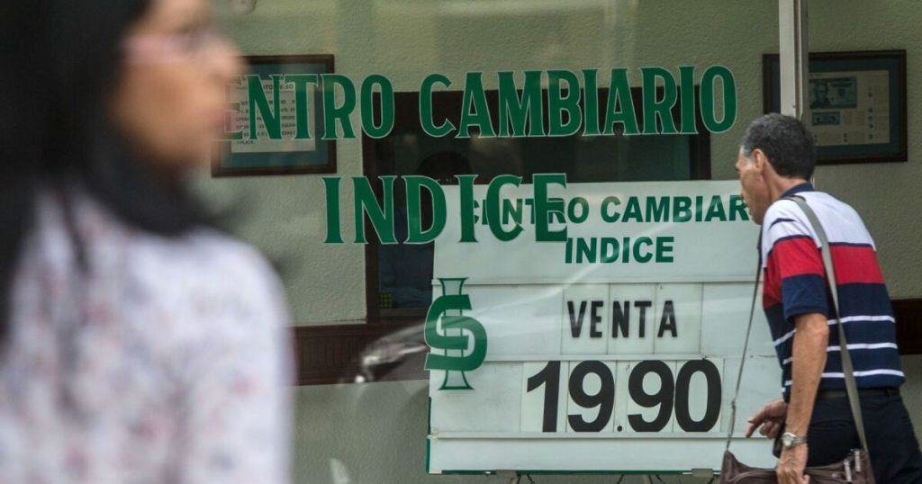 peso mexicano se mantiene en menos de 20 unidades