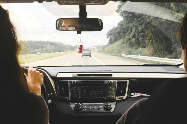 qué autos pueden circular y cuáles descansan el 8 de marzo