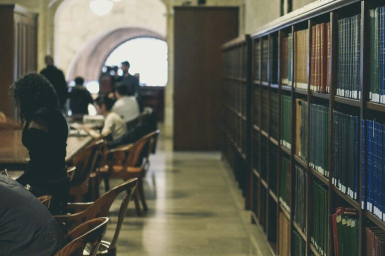 tras años trabajando, hay jubilados que se van a estudiar al extranjero por el simple hecho de aprender