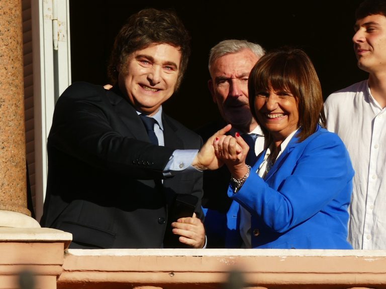 Una nueva encuesta midió a 17 políticos del oficialismo y la oposición: reprobaron 15