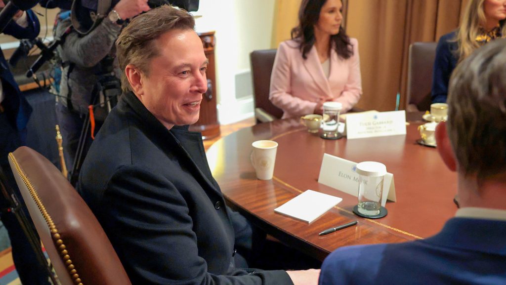 Elon Musk desclasifica datos