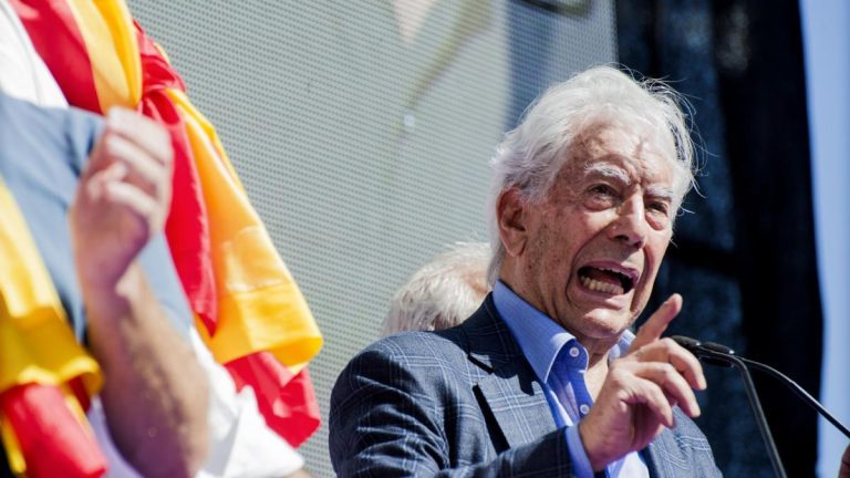 Vargas Llosa, enemigo público, por Joaquín Luna