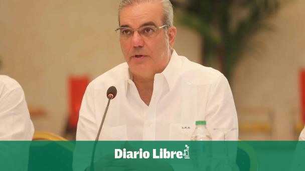 Abinader impulsa aumento salarial en zonas francas y sector turístico